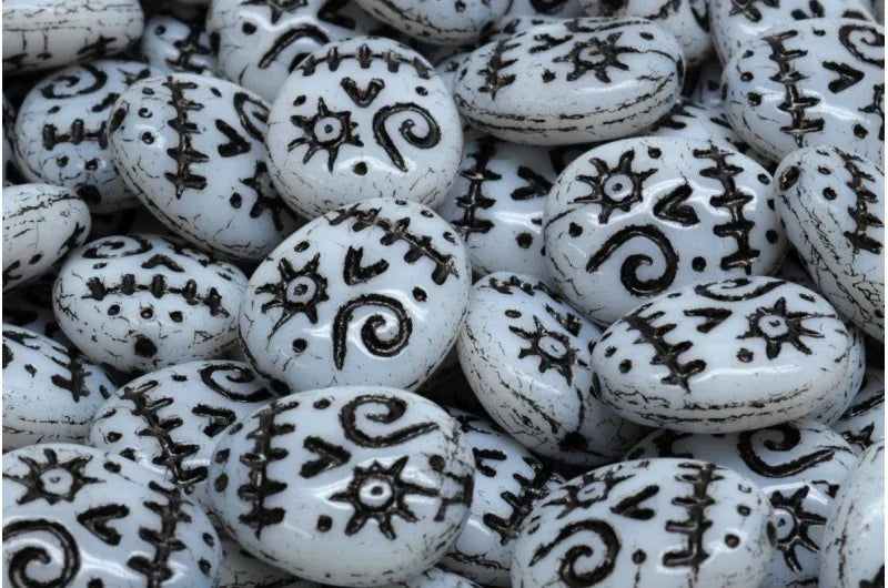 Woodoo Funny Face Beads - White/Black16x13mm, 6-pack Hilmas Pyssel