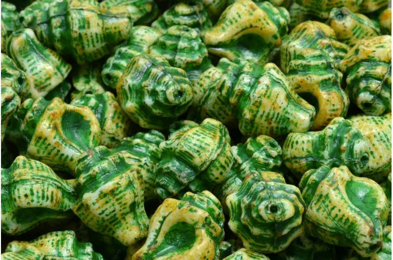 Murex Shell Beads - Travertine with Green 15x12mm, 6-pack Hilmas Pyssel