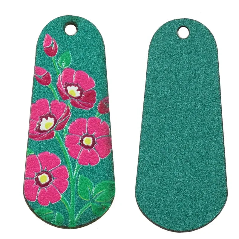 Hänge / Berlock Trä - Oval med Blommor, Petrol 15x36mm 1 styck Hilmas Pyssel