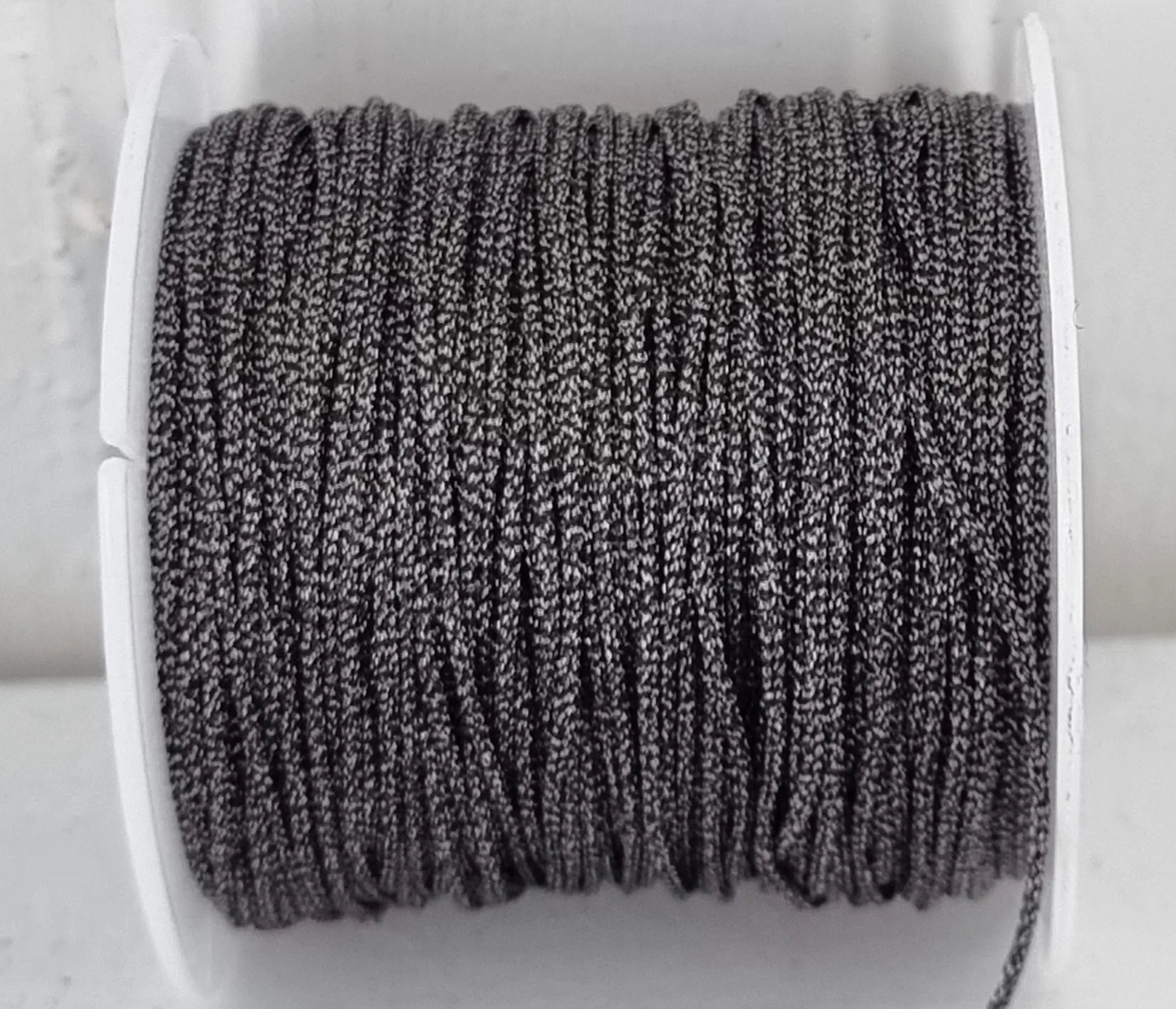 PL Rund - Gunmetal Metallic 1mm 1m Hilmas Pyssel