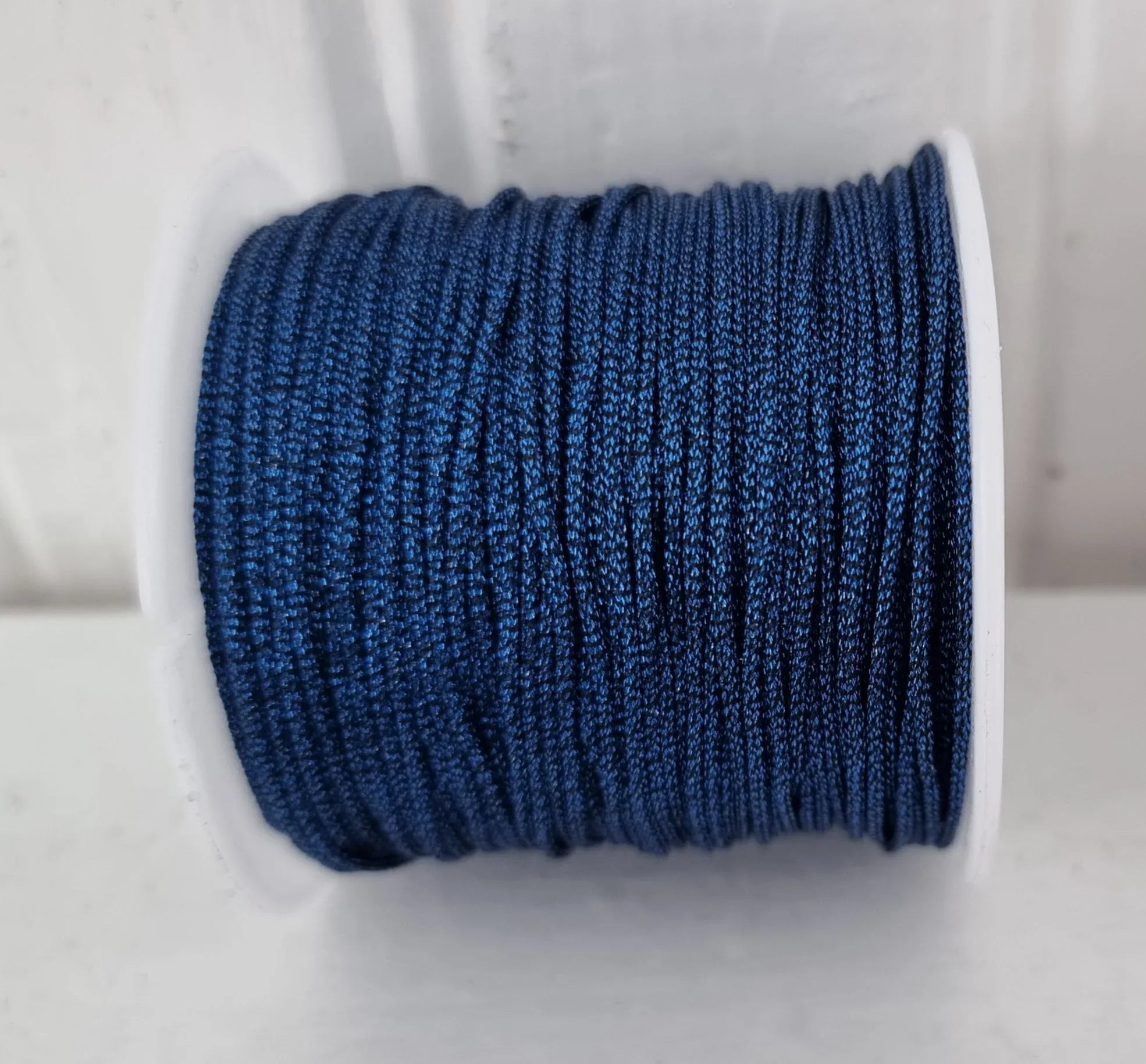 PL Rund - Navy Metallic 1mm, 1m Hilmas Pyssel