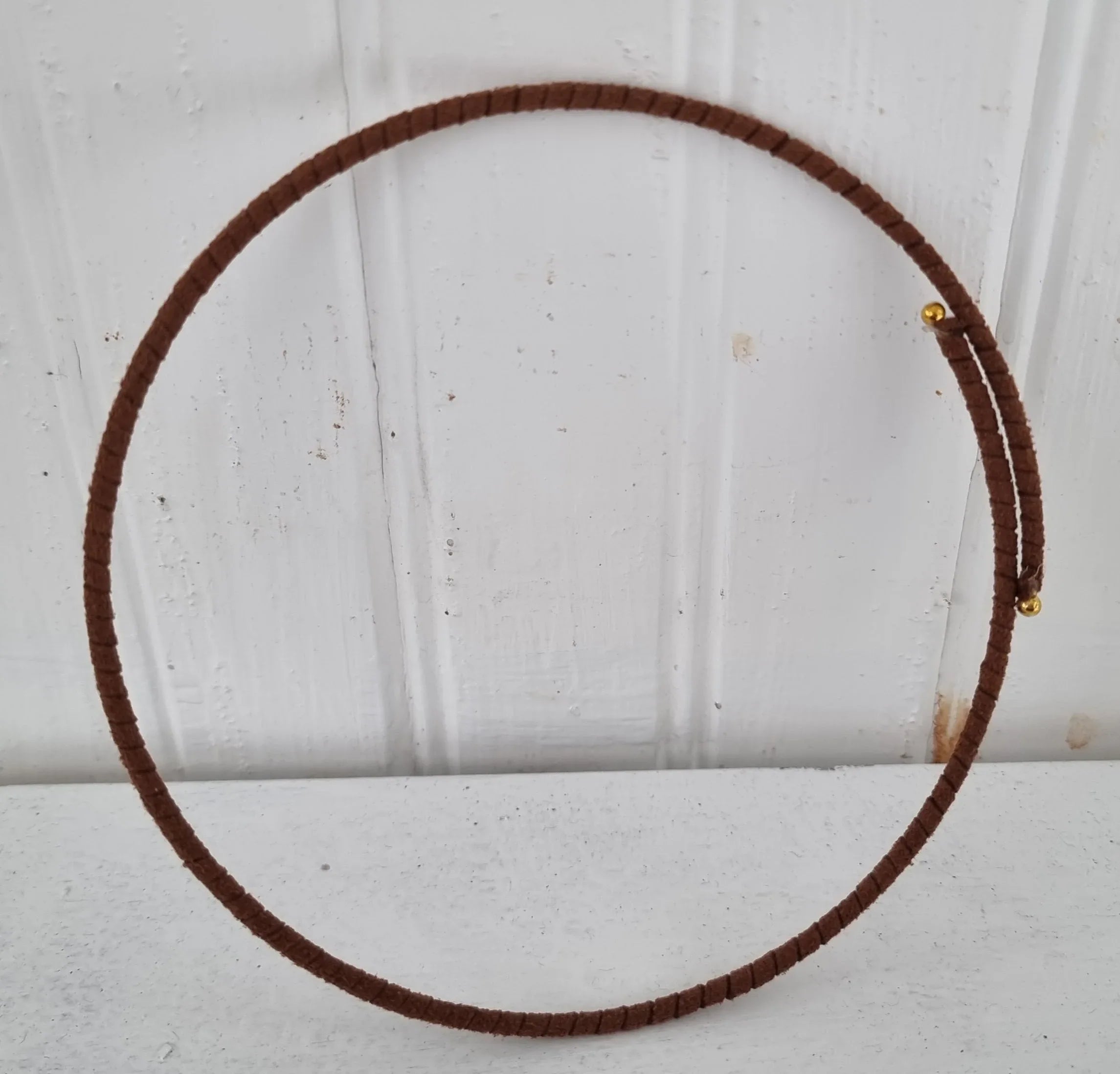 Memorywire Halsband i Mockaimitation - Brun 3mm 1 styck Grekisk Metall