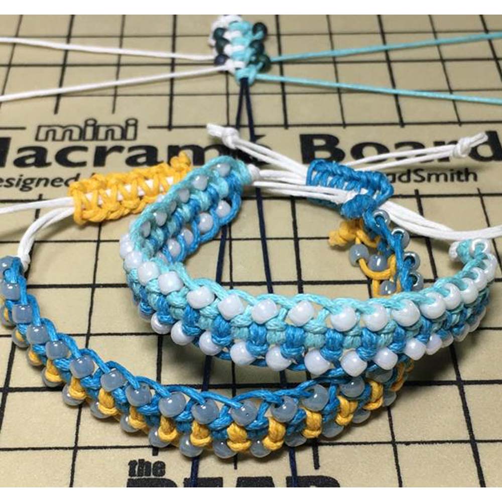 Mönster - It's a Lark! Beaded Macrame Armband Beadsmith