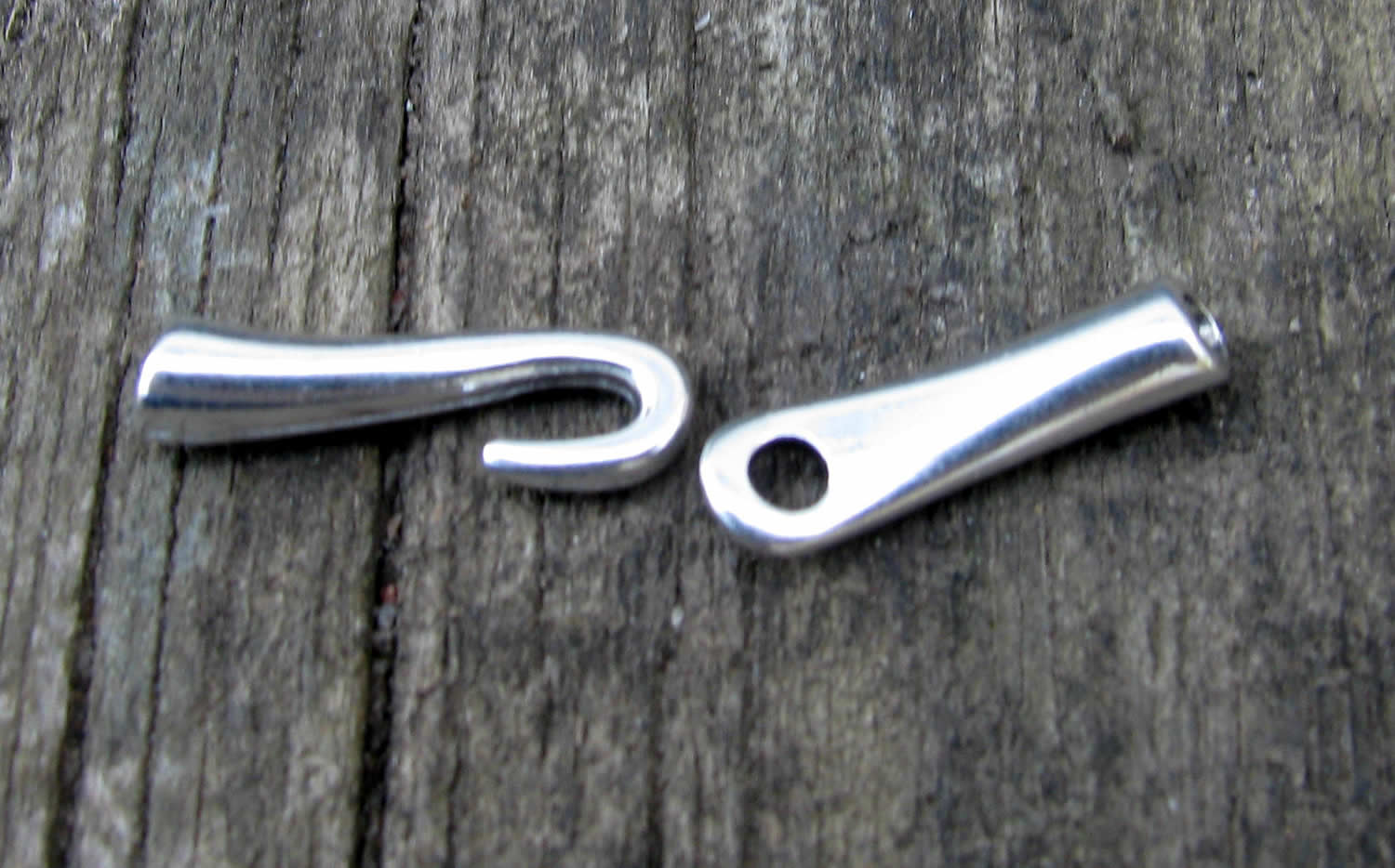 Haklås Silverfärgad - Runda band ca 2mm, 1 set Hilmas Pyssel