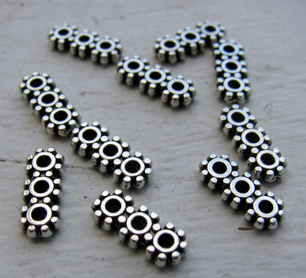 Mellandel silverfärgad - 3-rads daisy, 10-pack Grekisk Metall