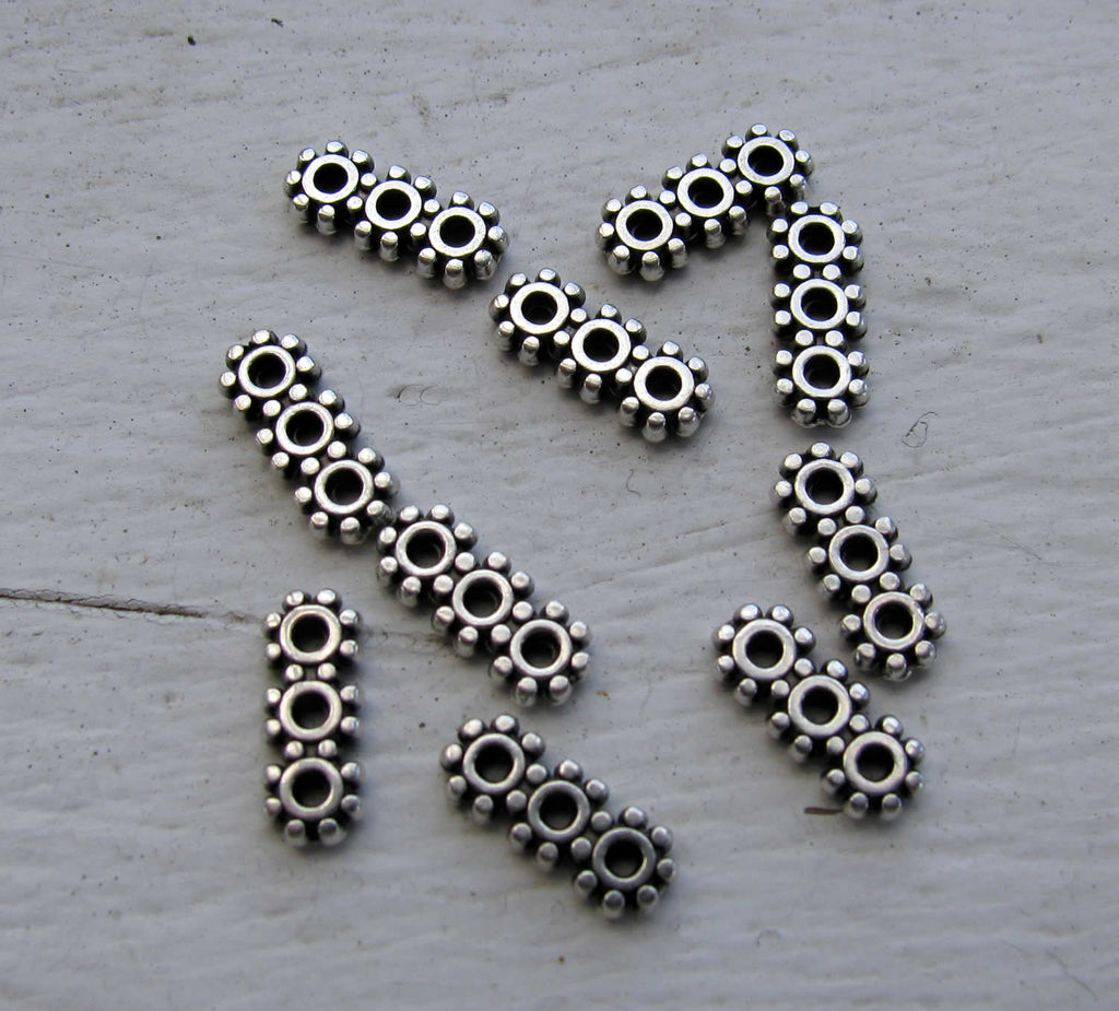 Mellandel silverfärgad - 3-rads daisy, 10-pack Grekisk Metall