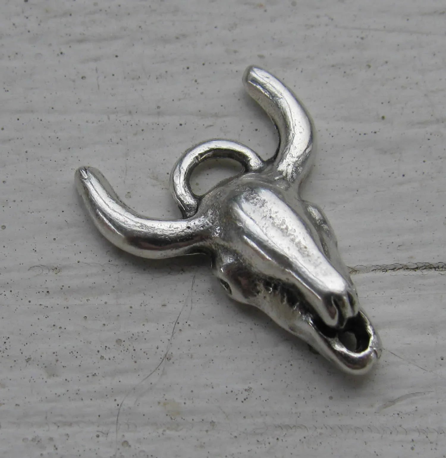 Berlock silverfärgad - Tjur döskalle 20x15 mm - 1 styck Grekisk Metall