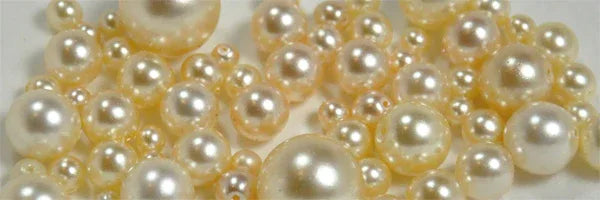 Tjeckiska vaxade glaspärlor - Cream mix 50 gram Hilmas Pyssel