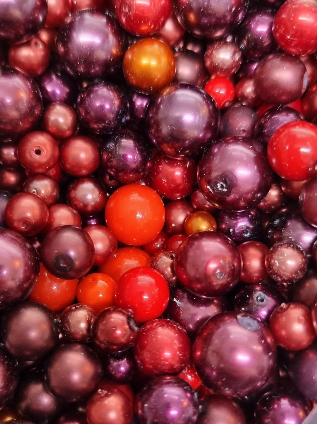 Tjeckiska vaxade glaspärlor - Röd mix 50 gram Hilmas Pyssel