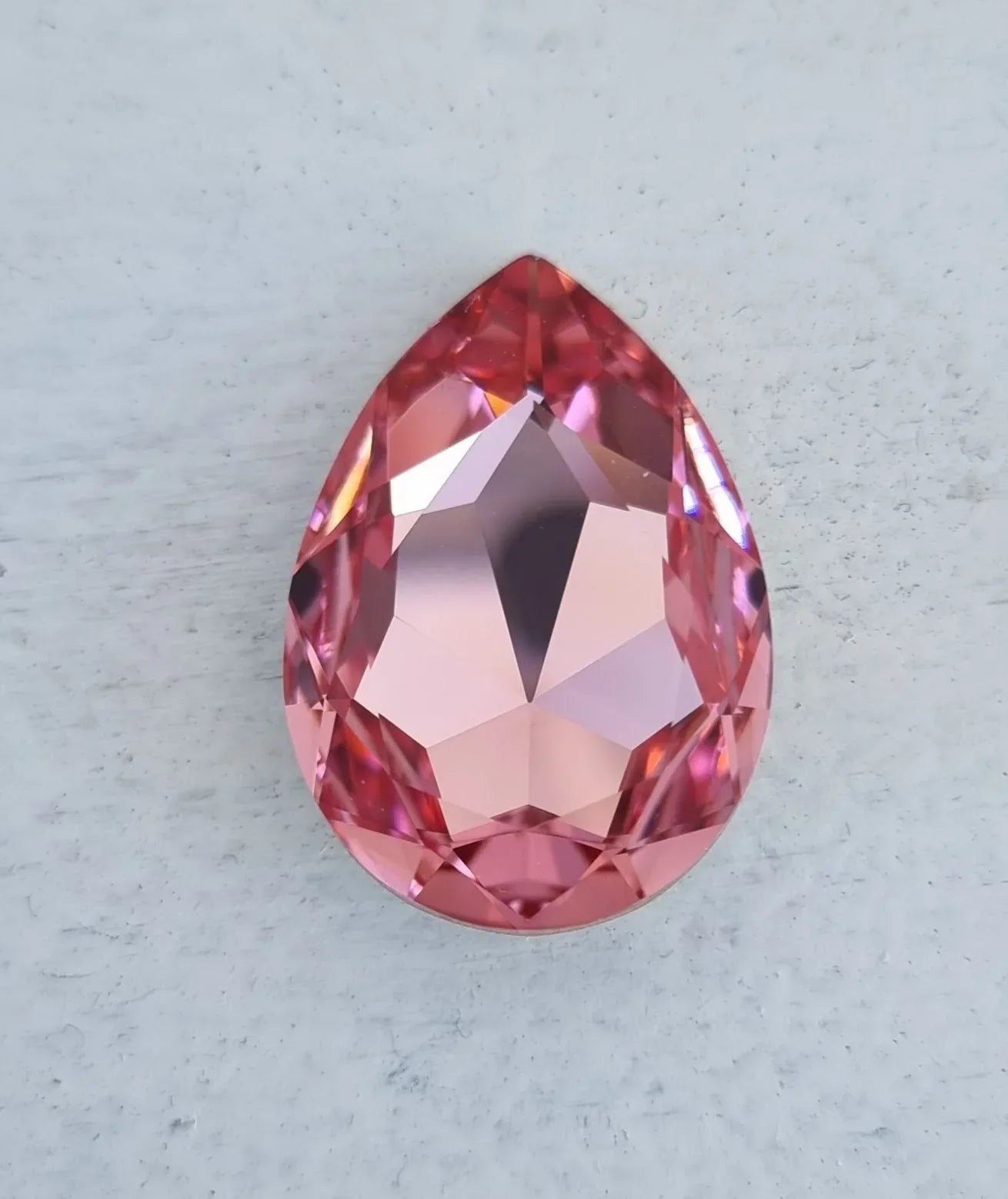 Swarovski Crystals Large Pear Fancy Stone (4327) - Light Rose 30x20 mm, 1 styck Swarovski