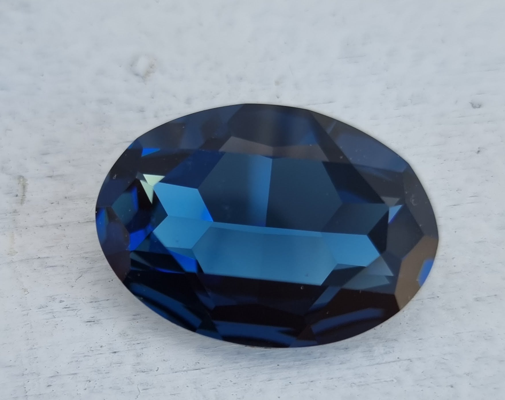 Swarovski Crystals Big Fancy Oval (4127) - Montana, 30x22 mm, 1 styck Swarovski