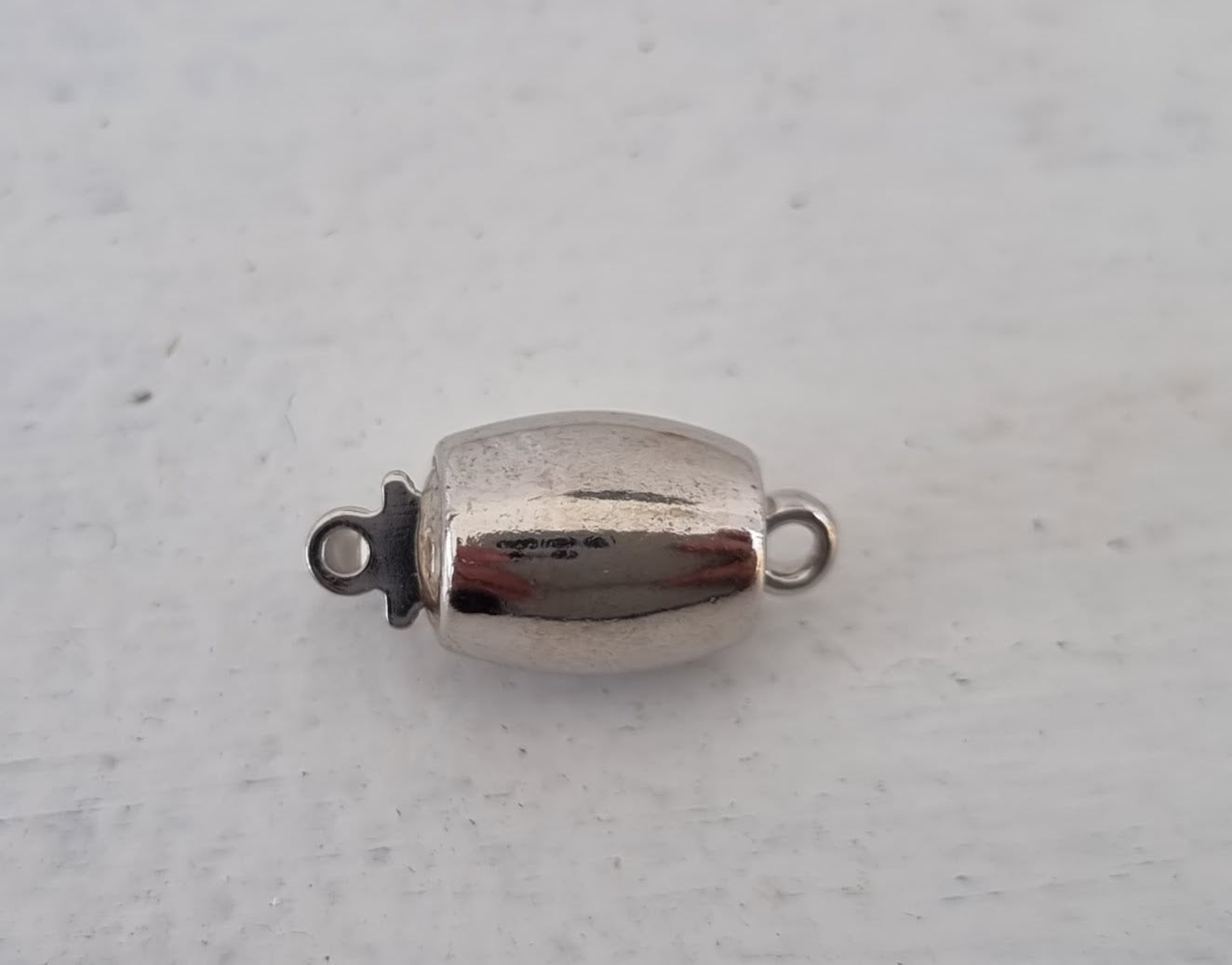 Claspgarten Instickslås - Bullig Oval Rundad Silverfärgad 11x8mm 1 styck Claspgarten