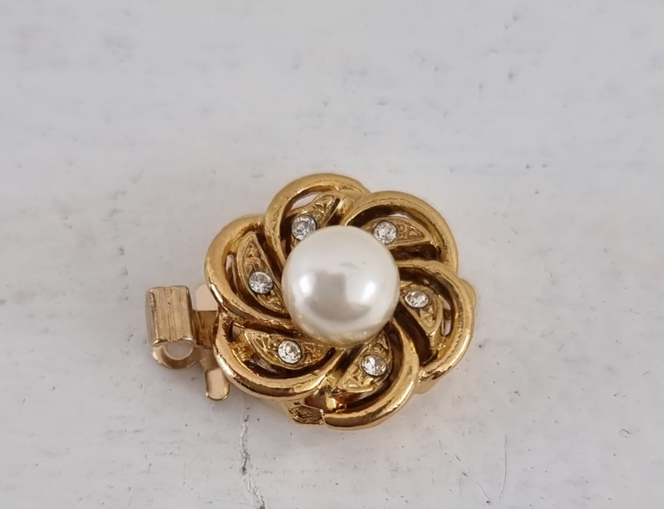 Instickslås - Pearlflower 23k guldpläterad 14mm 1 styck Hilmas Pyssel