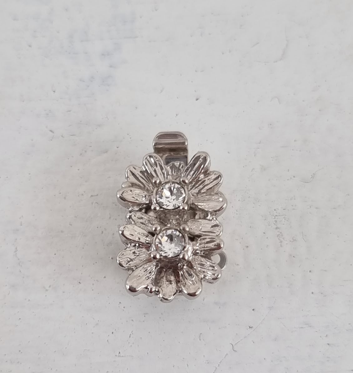 Instickslås - Flowers silverfärgad 17x10mm, 1 styck Hilmas Pyssel