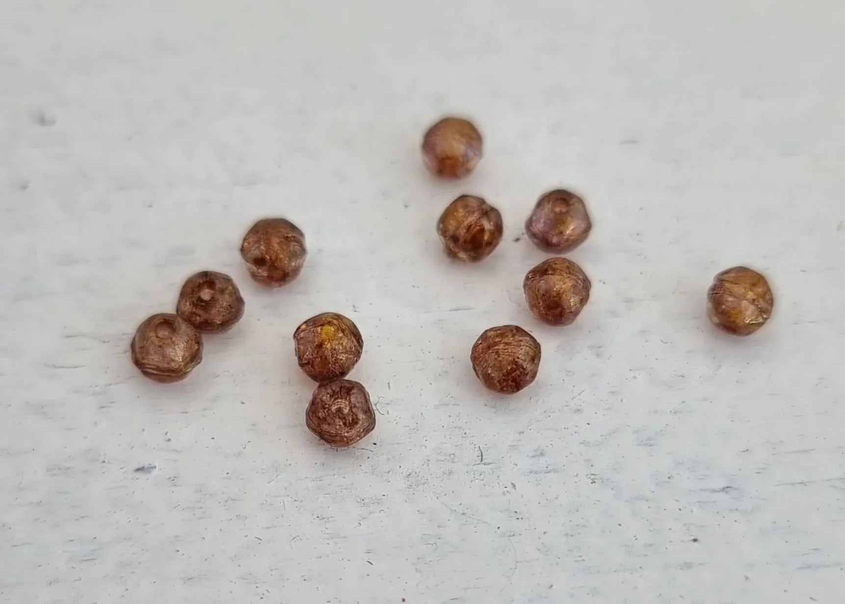 Tjeckiska English Cut - Crystal Bronze 3 mm, 50-pack Hilmas Pyssel
