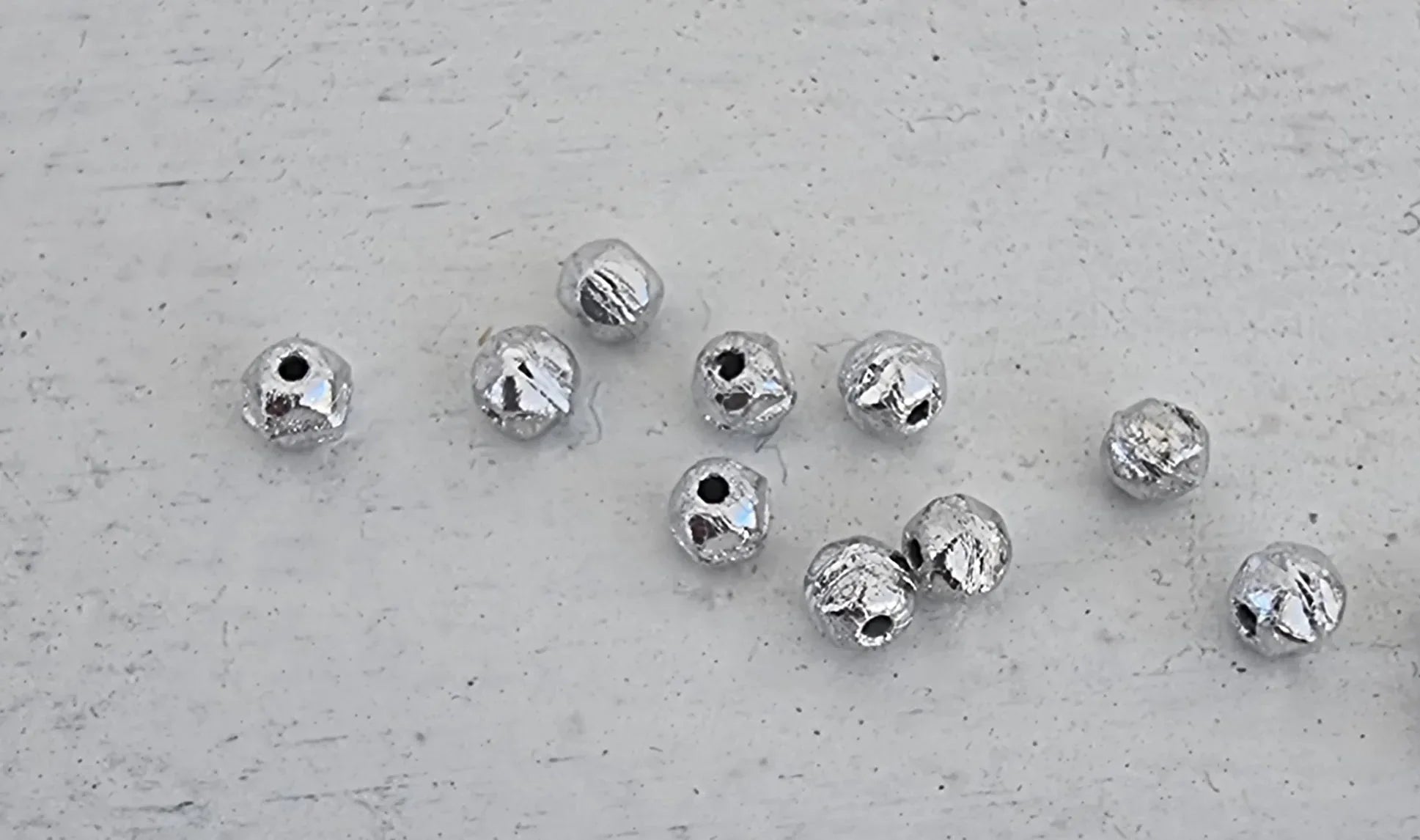 Tjeckiska English Cut - Crystal Full Labrador 3 mm, 50-pack Hilmas Pyssel