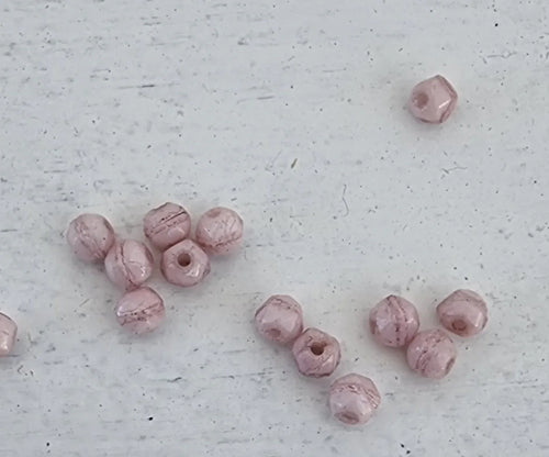 Tjeckiska English Cut - Luster Lilac 3 mm, 50-pack Hilmas Pyssel