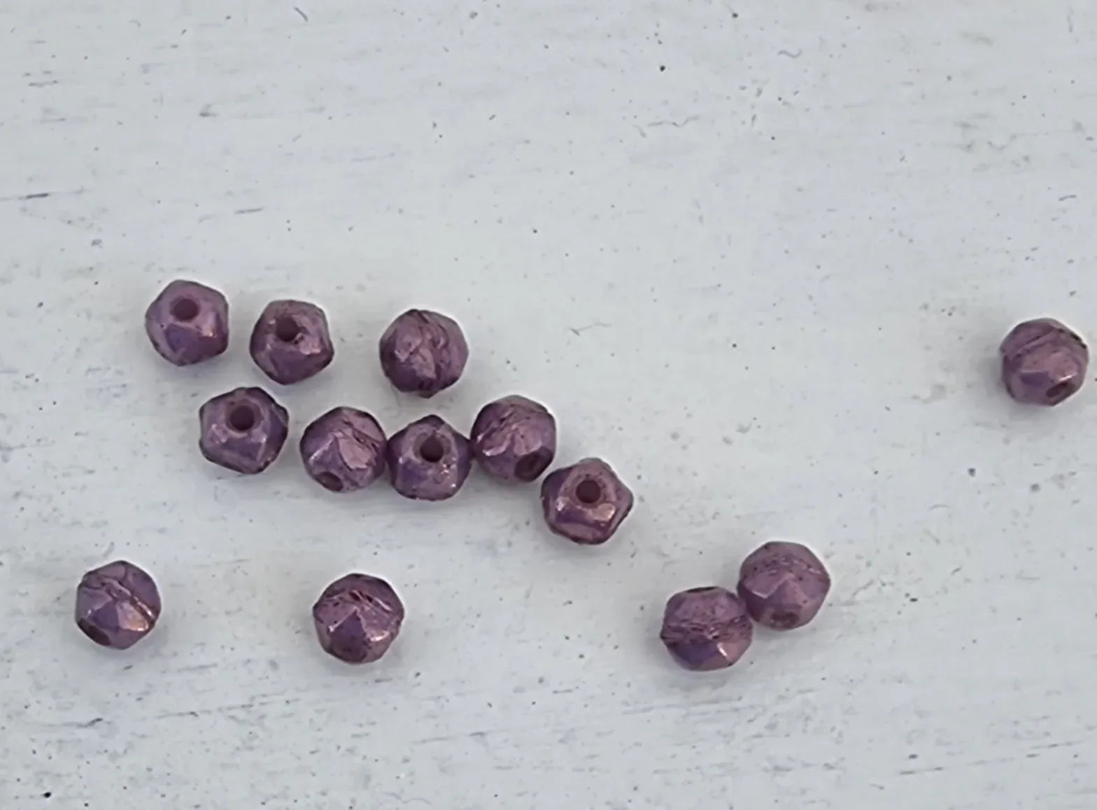 Tjeckiska English Cut - Purple Vega 3 mm, 50-pack Hilmas Pyssel