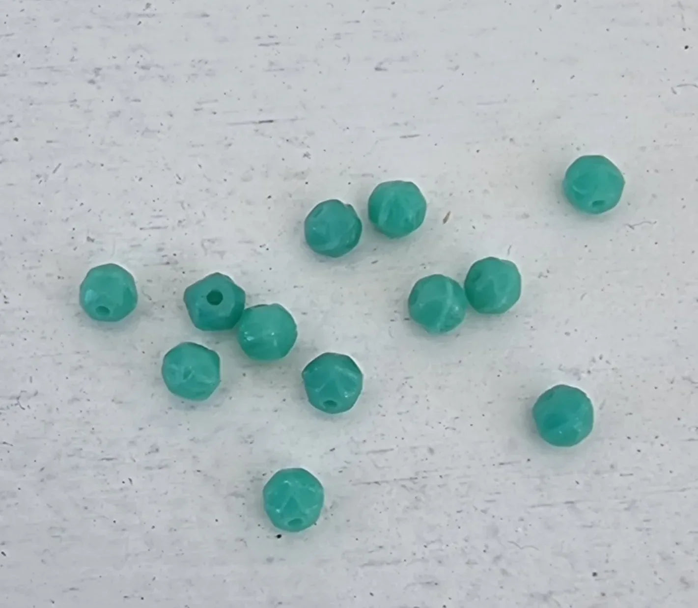 Tjeckiska English Cut - Turquoise Green 3 mm, 50-pack Hilmas Pyssel