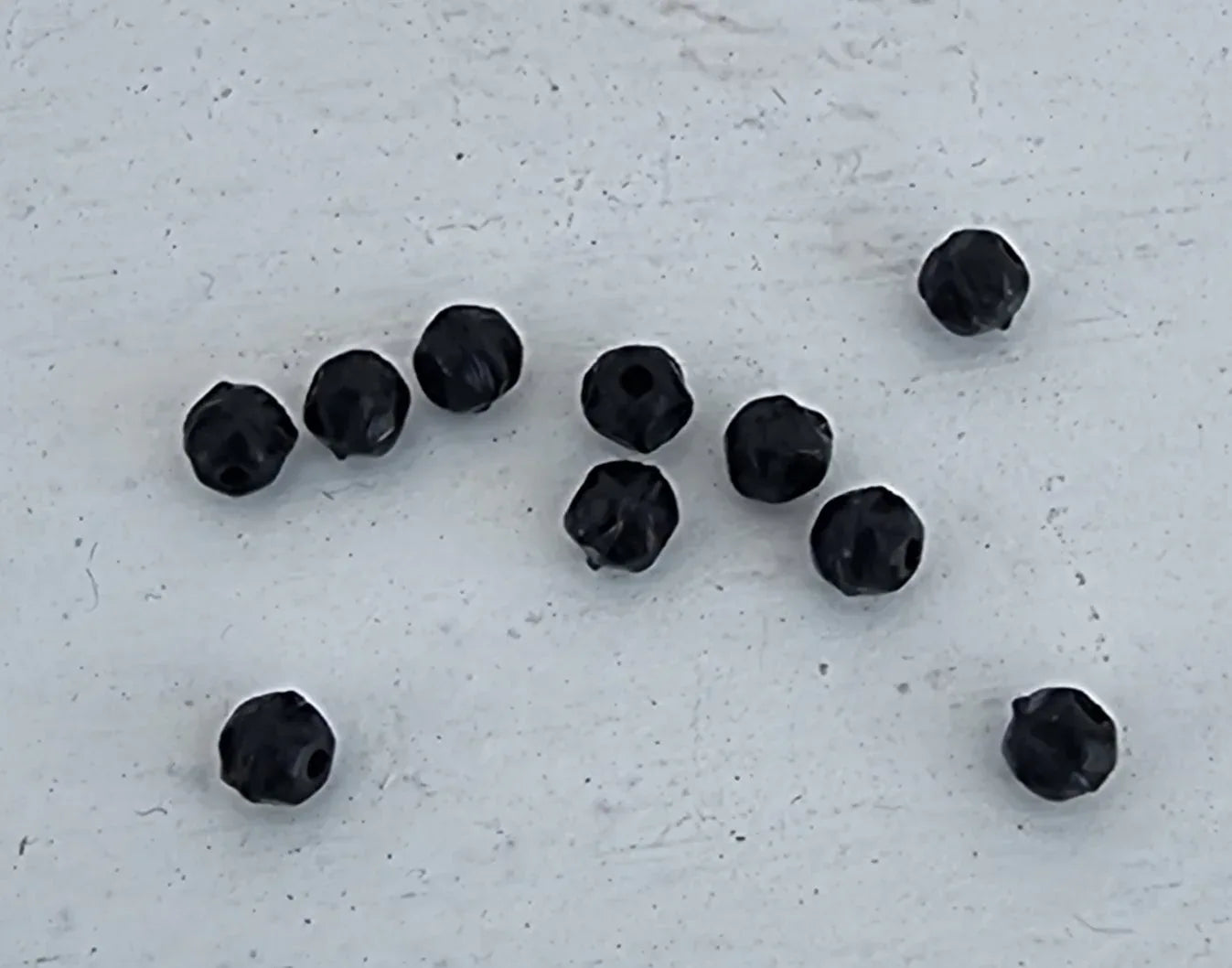 Tjeckiska English Cut - Jet 3 mm, 50-pack Hilmas Pyssel