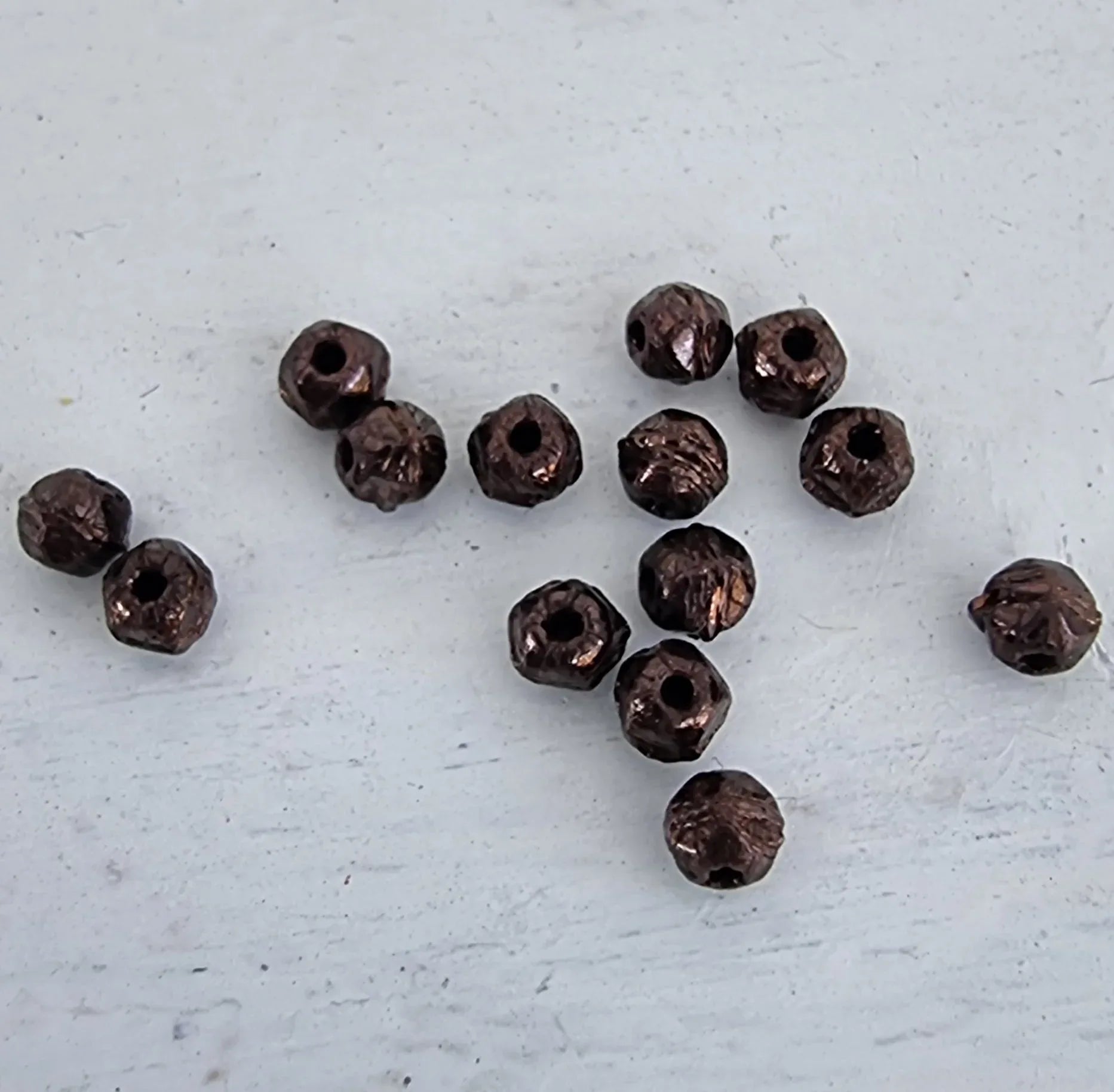 Tjeckiska English Cut - Jet Bronze 3 mm, 50-pack Hilmas Pyssel