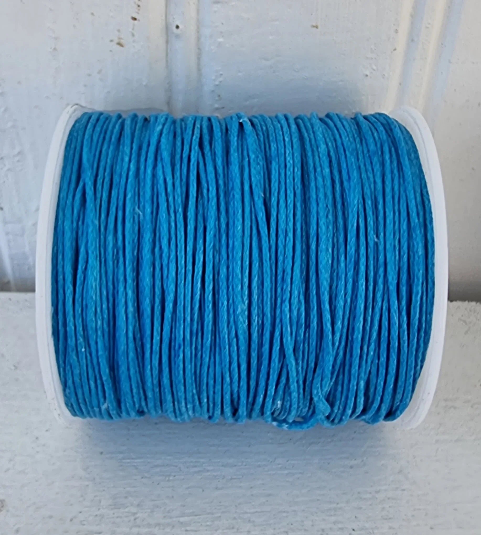 Vaxad Bomullstråd - Turkos 1mm 100m Rulle Hilmas Pyssel