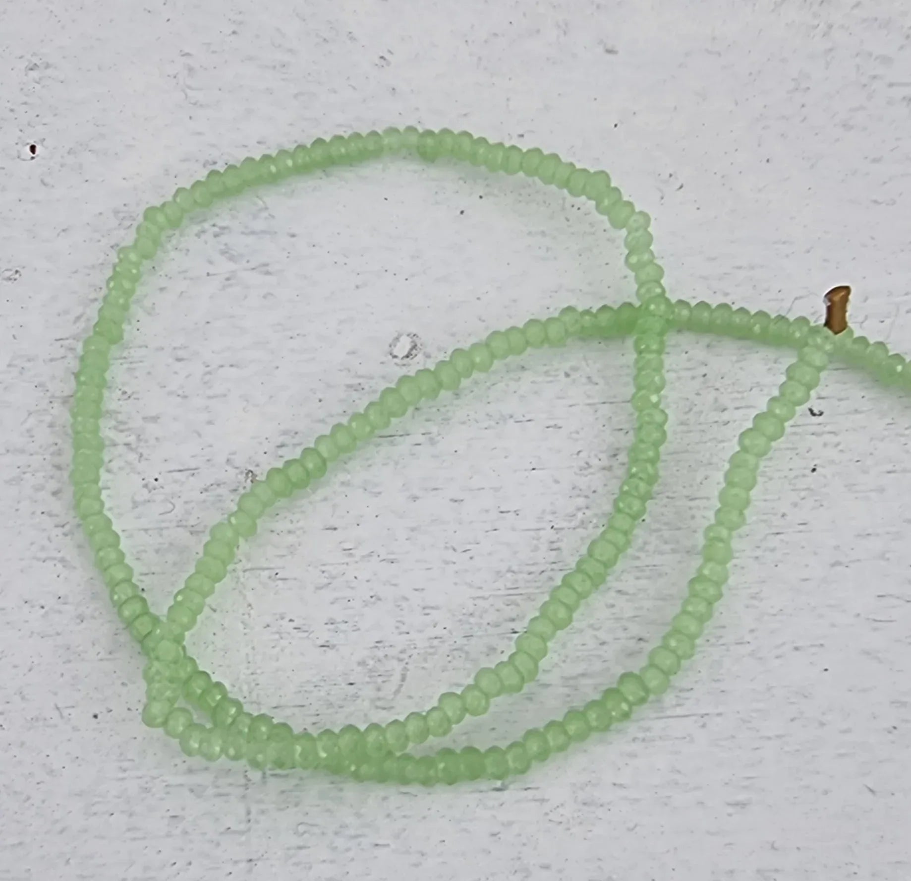 Facetterade glaspärlor - Lime 2,6x1,7mm 1 sträng Hilmas Pyssel