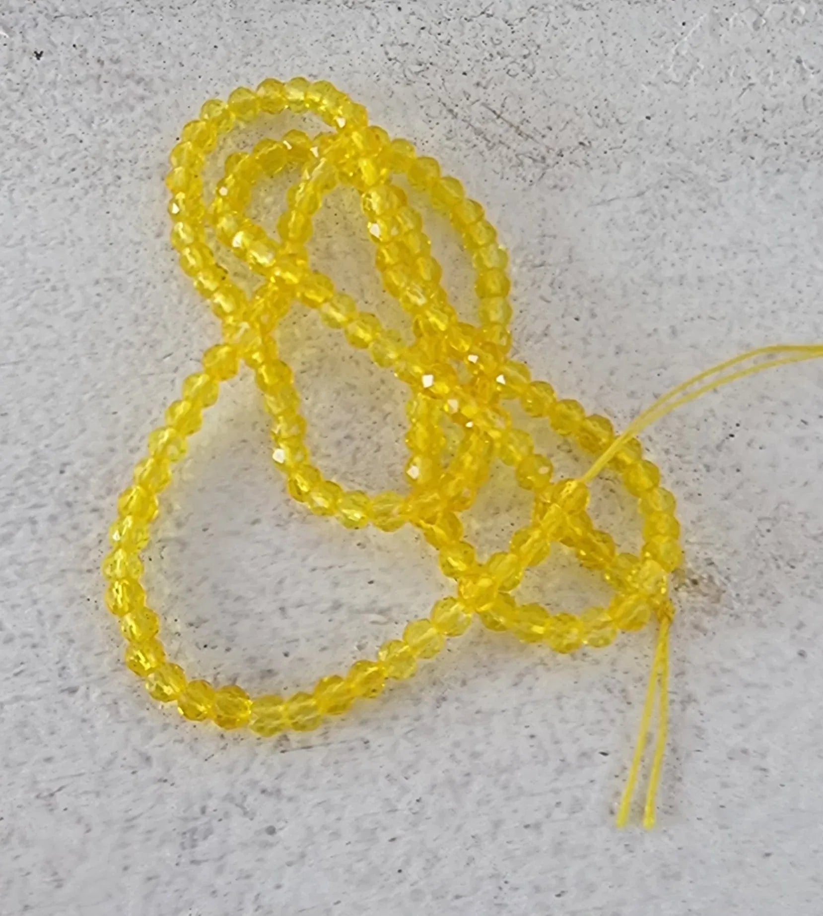 Facetterade Glaspärlor - Runda, Gula 3mm 1 sträng Hilmas Pyssel