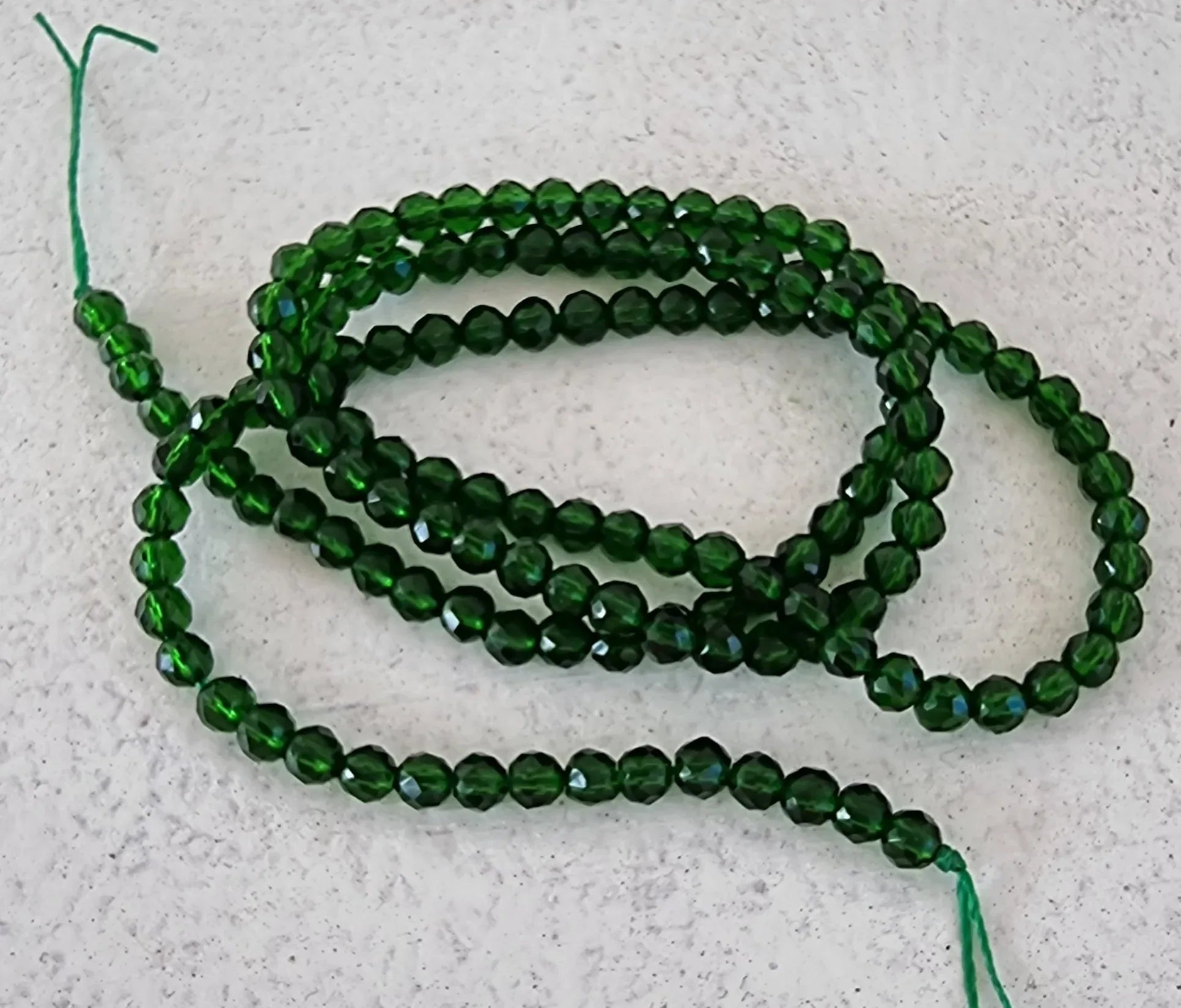 Glaspärlor Facetterade - Runda Emerald 3mm 1 sträng Hilmas Pyssel