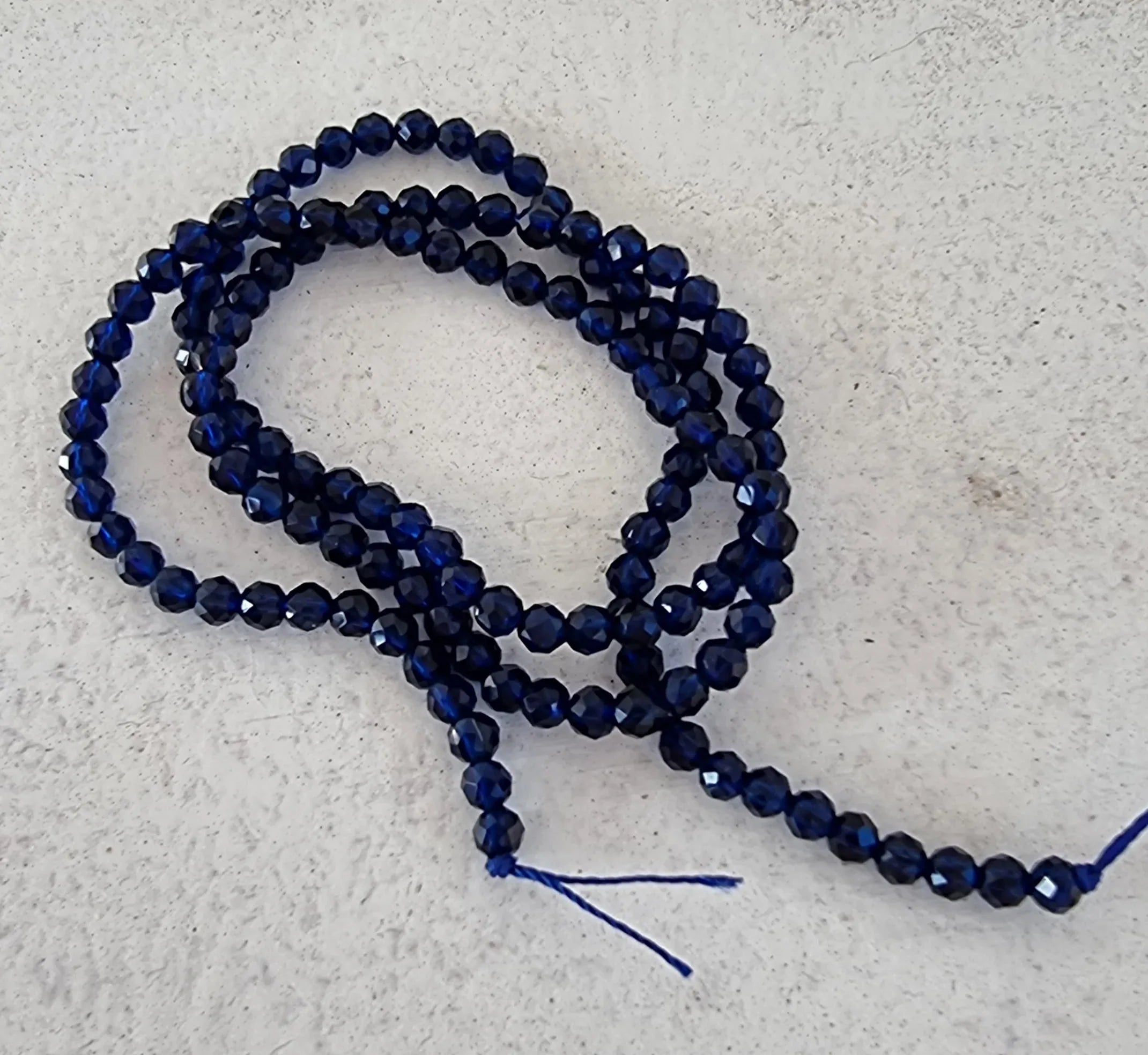 Glaspärlor Facetterade - Runda, Montana 3mm, 1 sträng Hilmas Pyssel