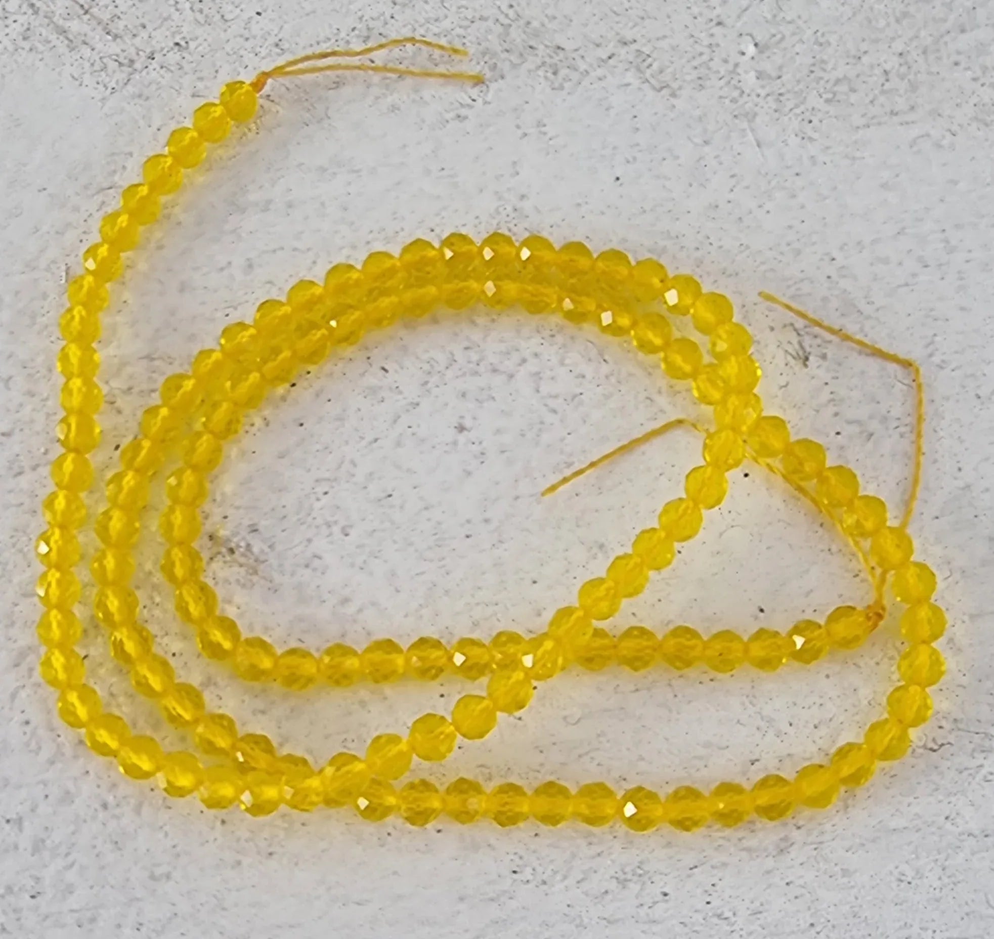 Glaspärlor Facetterade - Runda Topaz 3mm 1 sträng Hilmas Pyssel