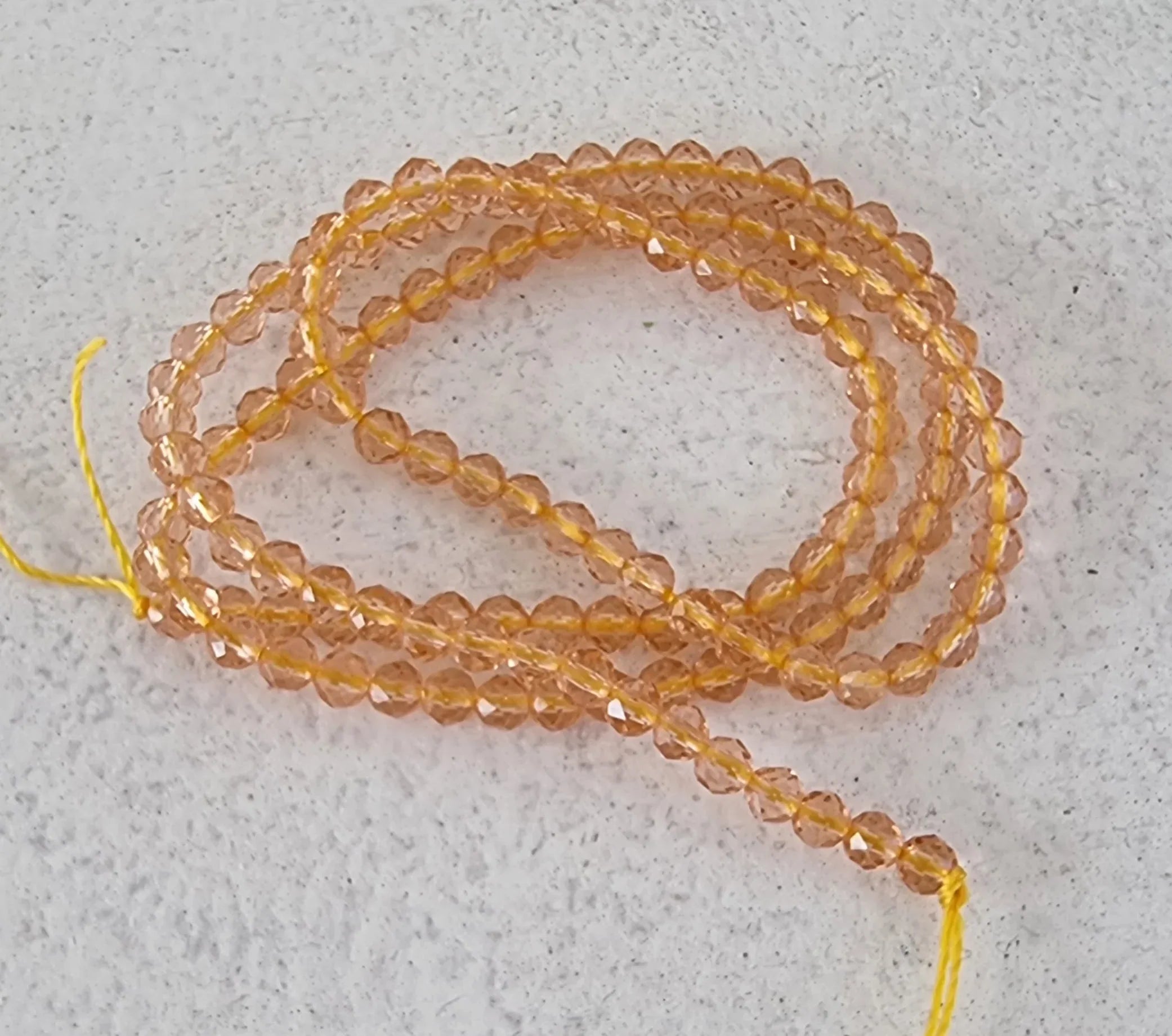 Glaspärlor Facetterade - Runda Champagne 3mm 1 sträng Hilmas Pyssel