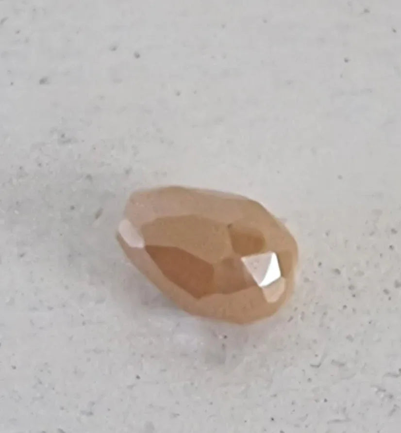 Facetterad Droppe - Beige med lyster 8x12mm, 1 styck Hilmas Pyssel