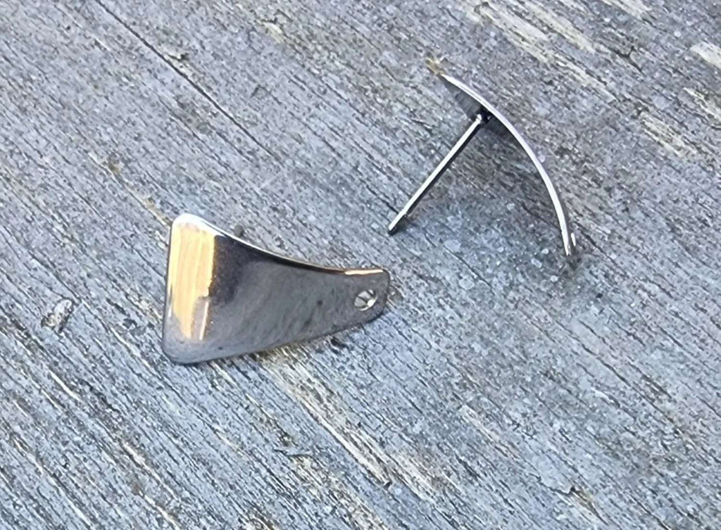 Örstickare Rostfritt Stål - Trekantig 10x16mm, 2-pack Grekisk Metall