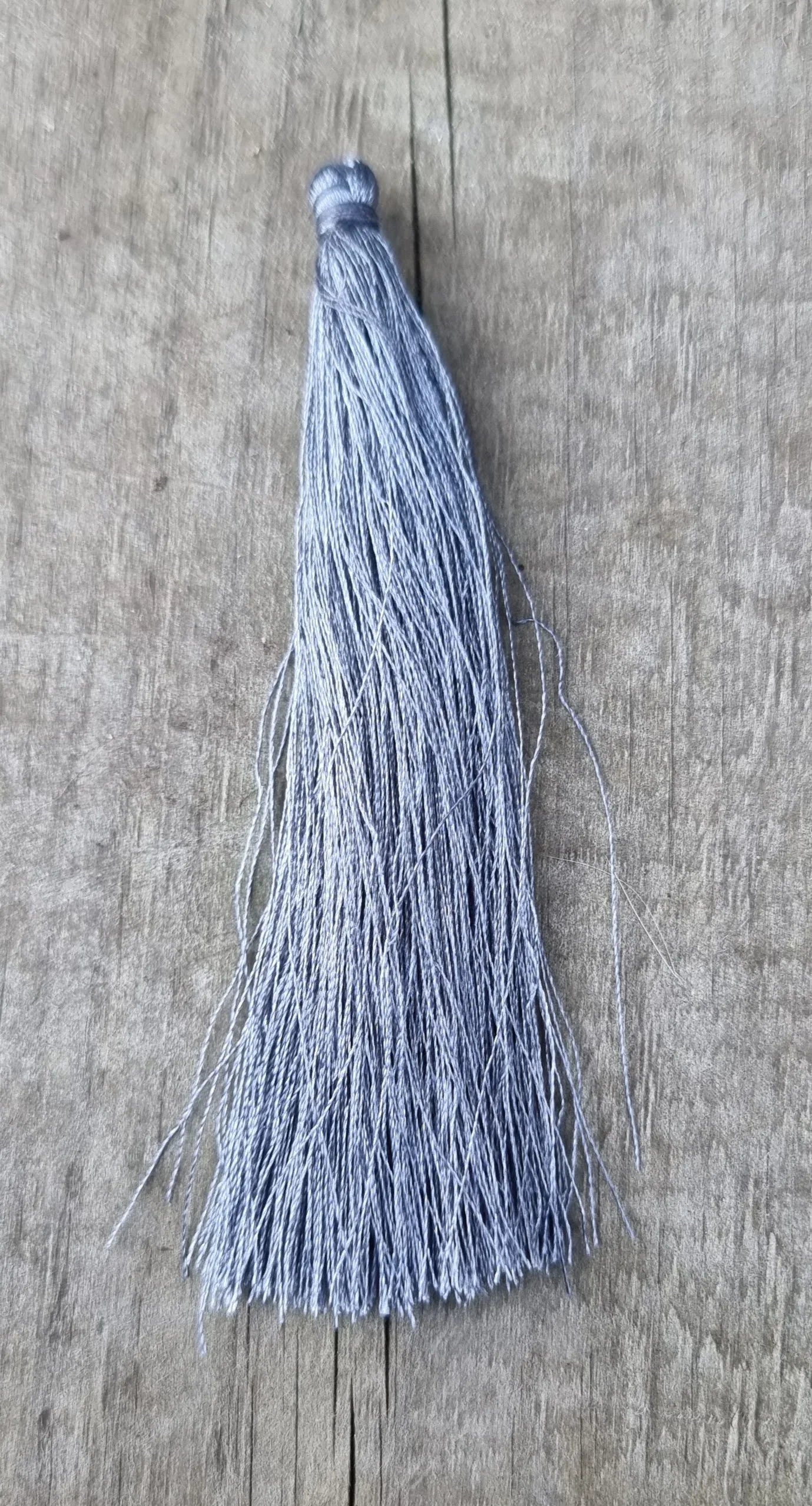 Hänge tassel polyester - Grå 90mm 1 styck Hilmas Pyssel