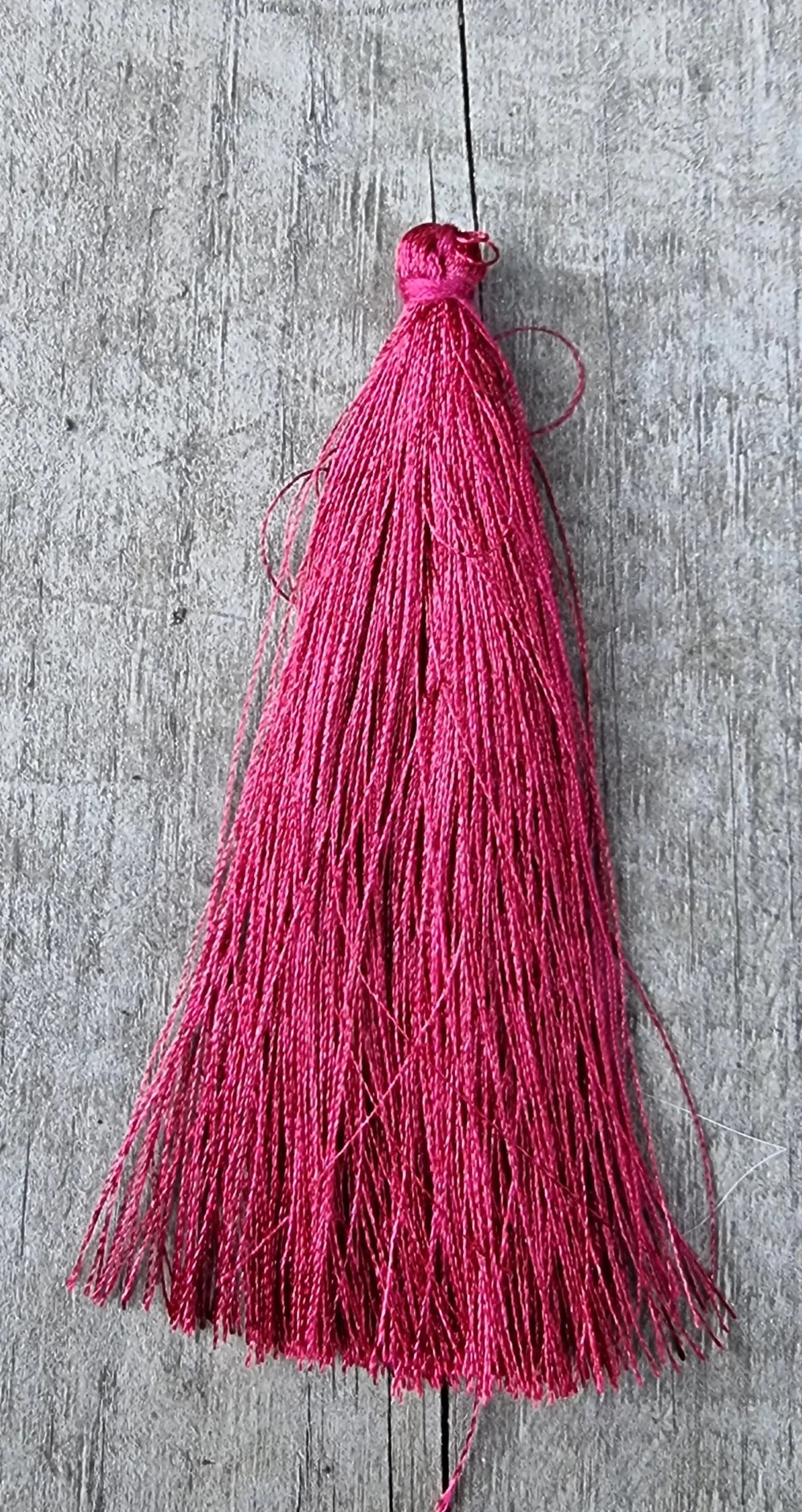 Hänge tassel polyester - Bordeaux 90mm 1 styck Hilmas Pyssel
