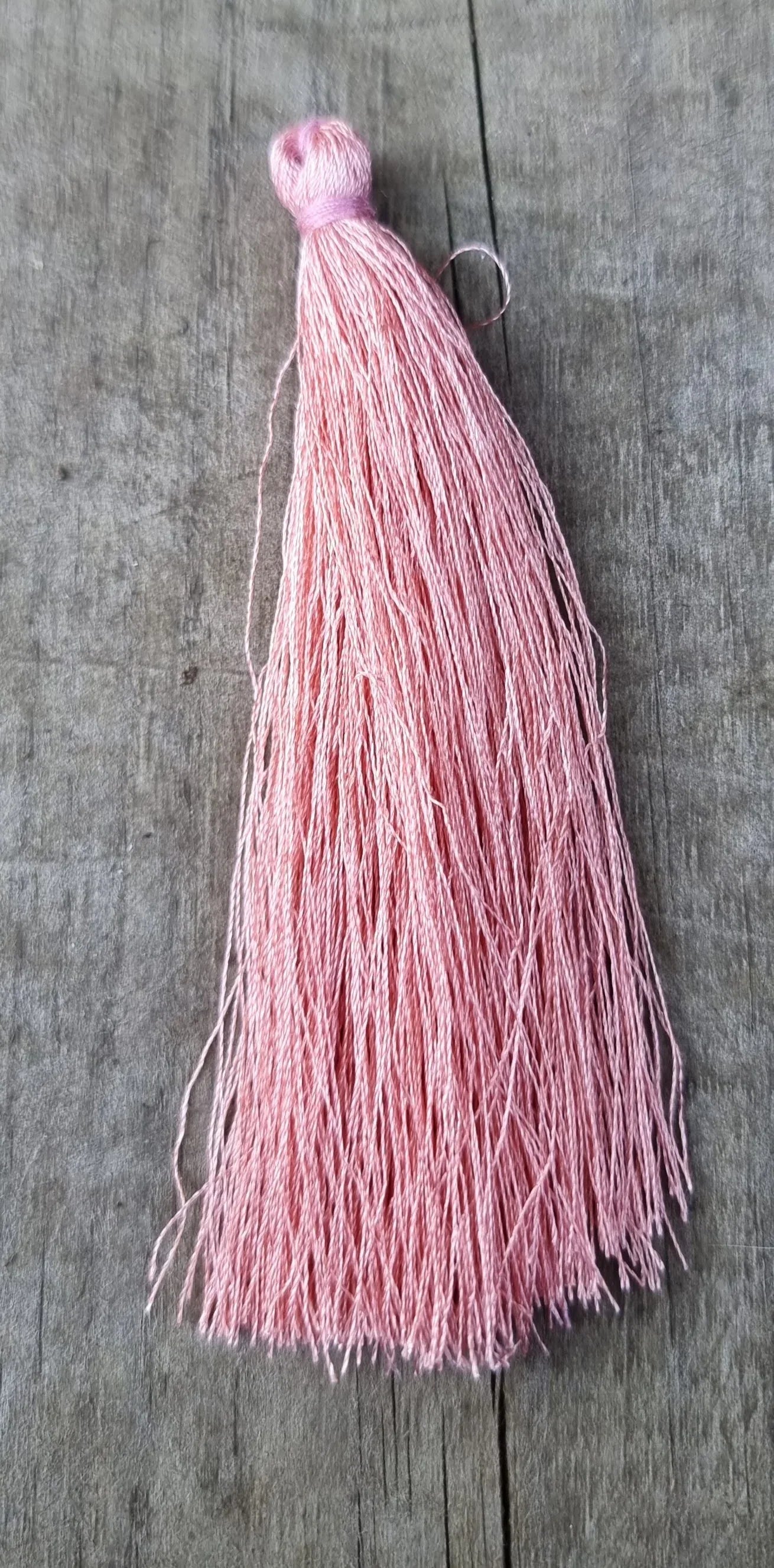 Hänge tassel polyester - Salmon 90mm 1 styck Hilmas Pyssel