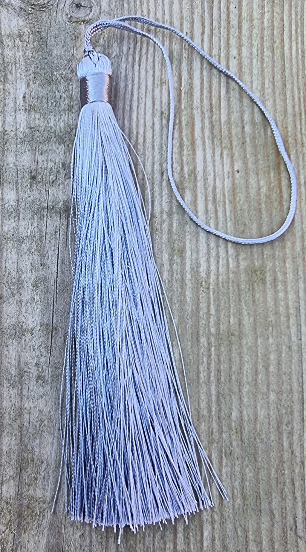 Hänge tassel polyester - Ljusgrå 130mm 1 styck Hilmas Pyssel