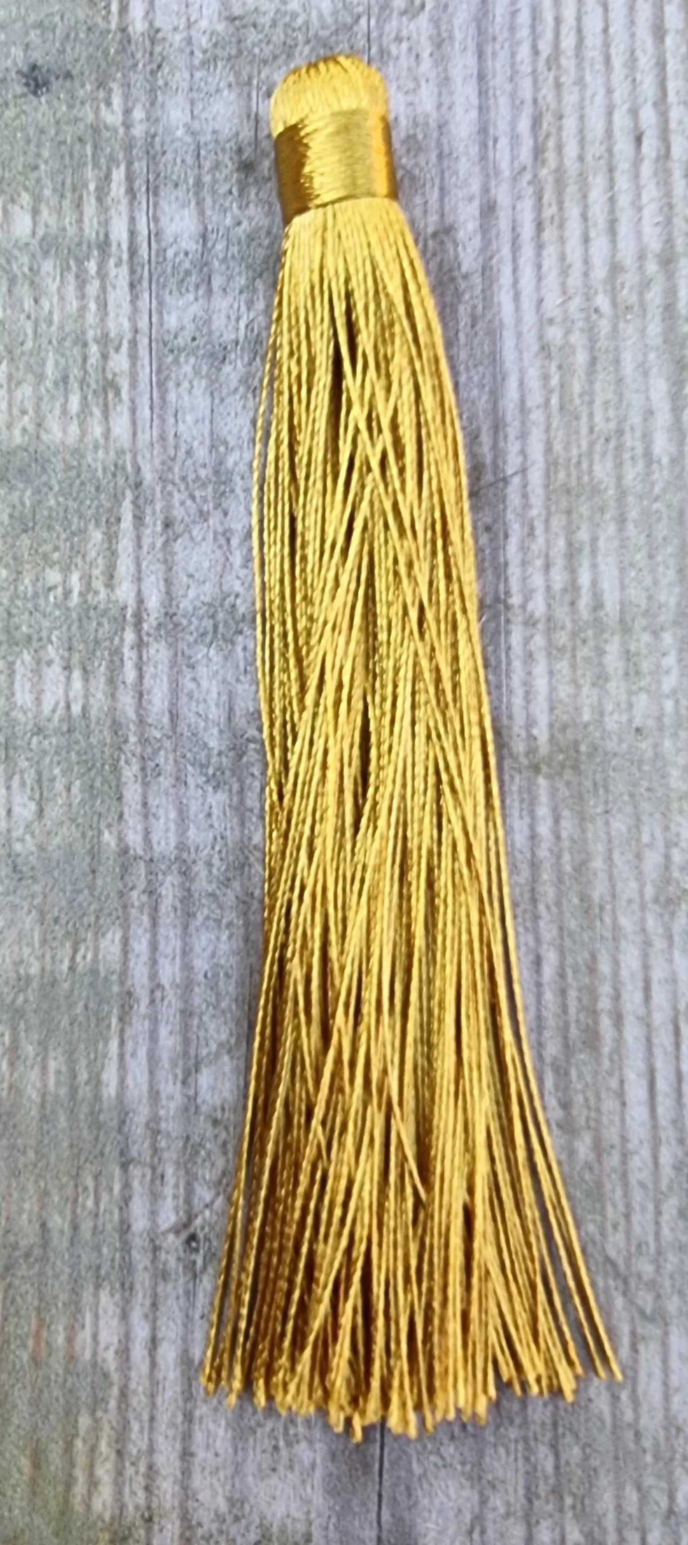 Hänge tassel polyester - Guld 120mm 1 styck Hilmas Pyssel