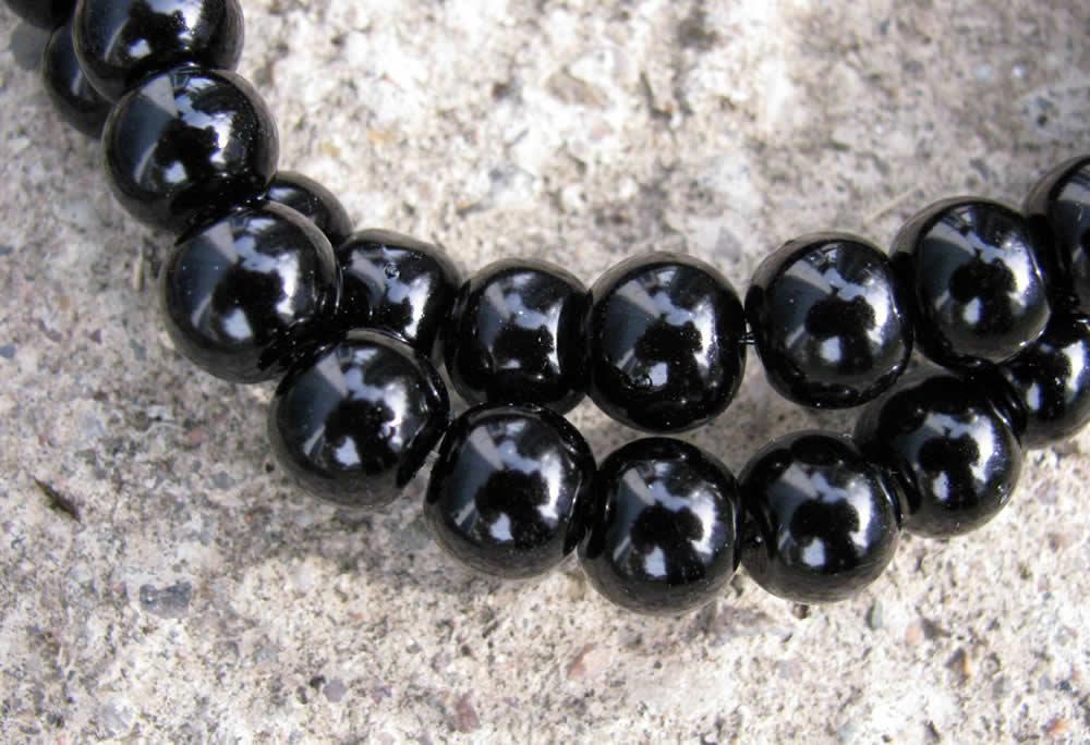 Vaxade glaspärlor - Svarta 10 mm, 1 sträng Hilmas Pyssel