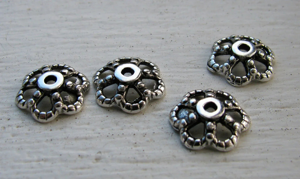 Pärlhattar Silverfärgade - Rund Blomma 12mm, 4-pack - Hilmas Pyssel