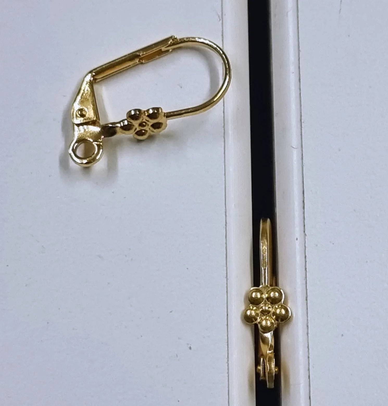 Örkrok Brisyr 24K guldpläterad - Blomma 9,5x18 mm, 1 par Grekisk Metall