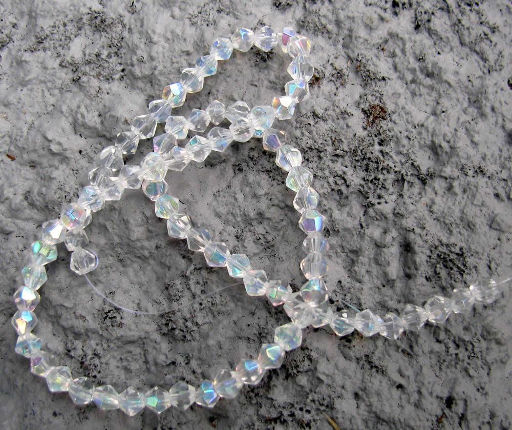 Glaspärlor Bicone - Klar med AB, 4mm, 1 sträng Hilmas Pyssel