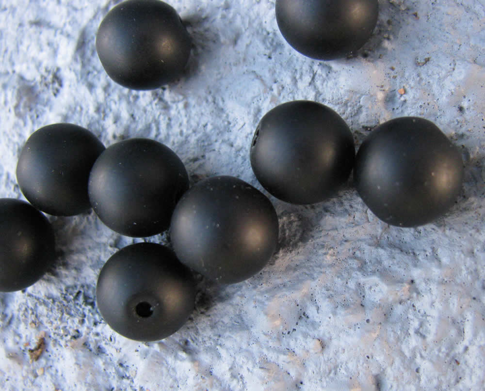 Frostad Agat - Svart 10 mm, 1 sträng Hilmas Pyssel