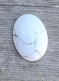 Oval Cabochon Howlite - Vit 30x22mm 1 styck Hilmas Pyssel