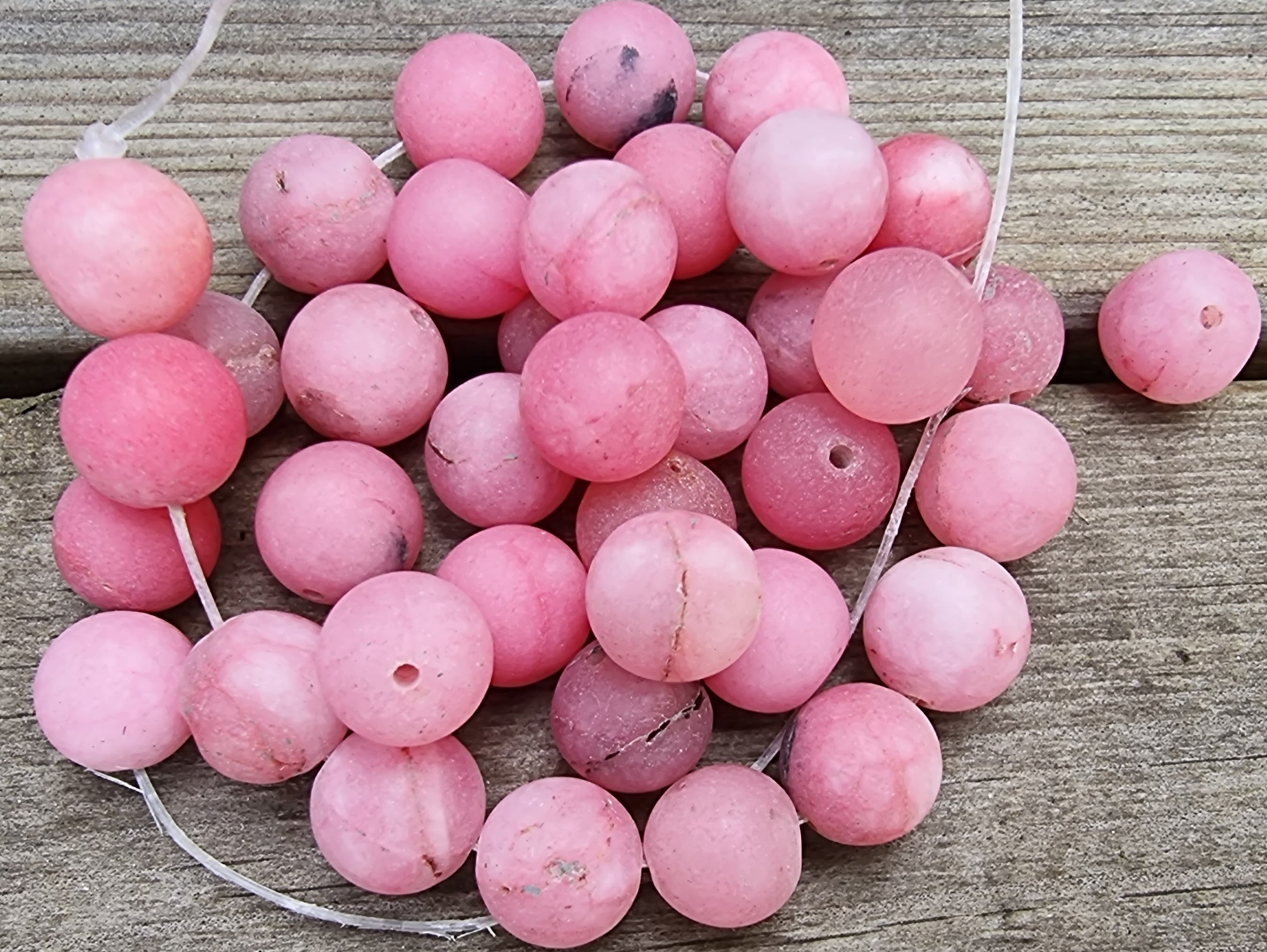 Agat - Matt Rosa/Röd 10 mm 1 sträng Hilmas Pyssel