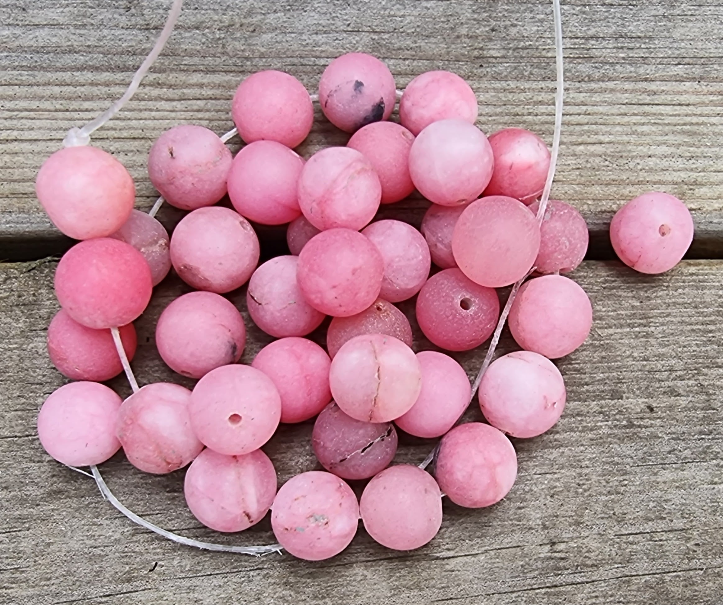 Agat - Matt Rosa/Röd 10 mm 1 sträng Hilmas Pyssel