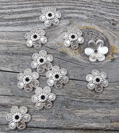 Pärlhattar Silverfärgade - Blomma med prickar 9mm, 10-pack Grekisk Metall
