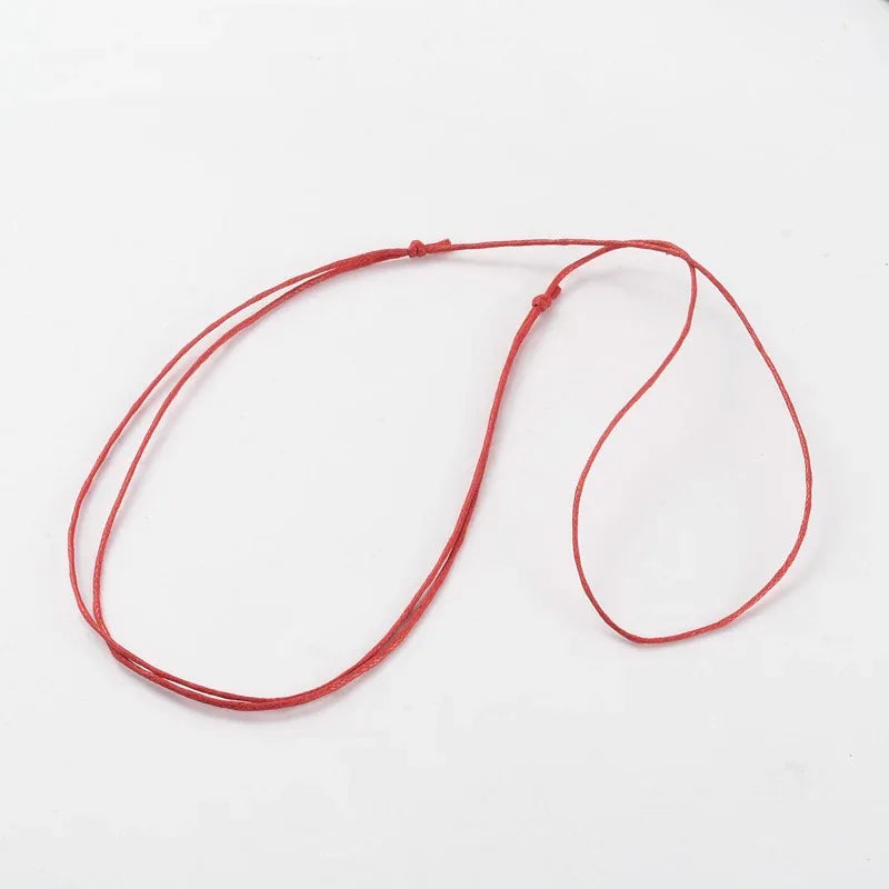 Vaxad bomullstråd halsband - Röd 1mm 1 styck Hilmas Pyssel
