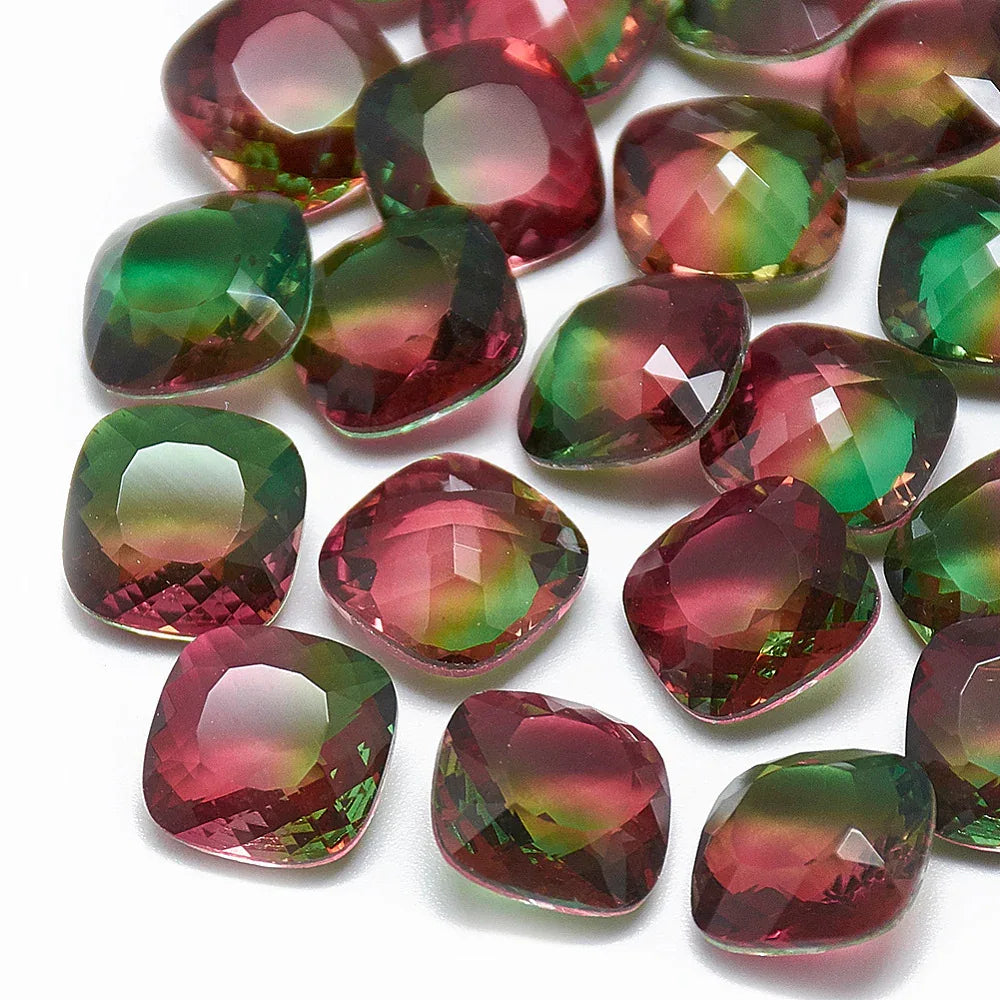 Kinesisk Strass - Cushion Square Emerald/Red 12mm 1 styck Hilmas Pyssel